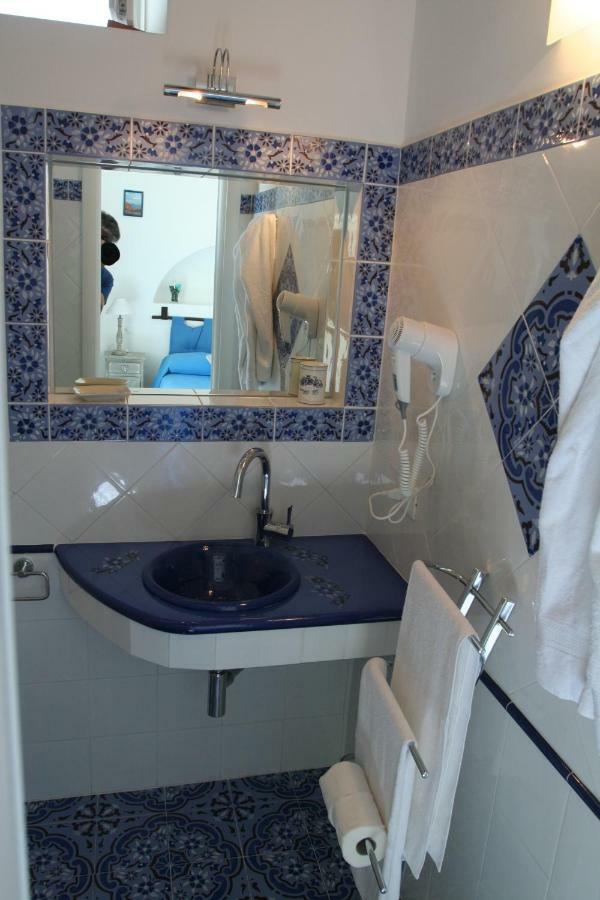 La Ginestra Villa Panarea Exterior photo